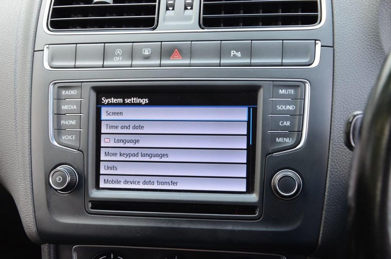 VOLKSWAGEN POLO