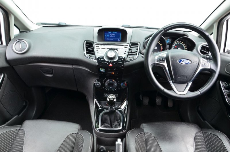 FORD FIESTA