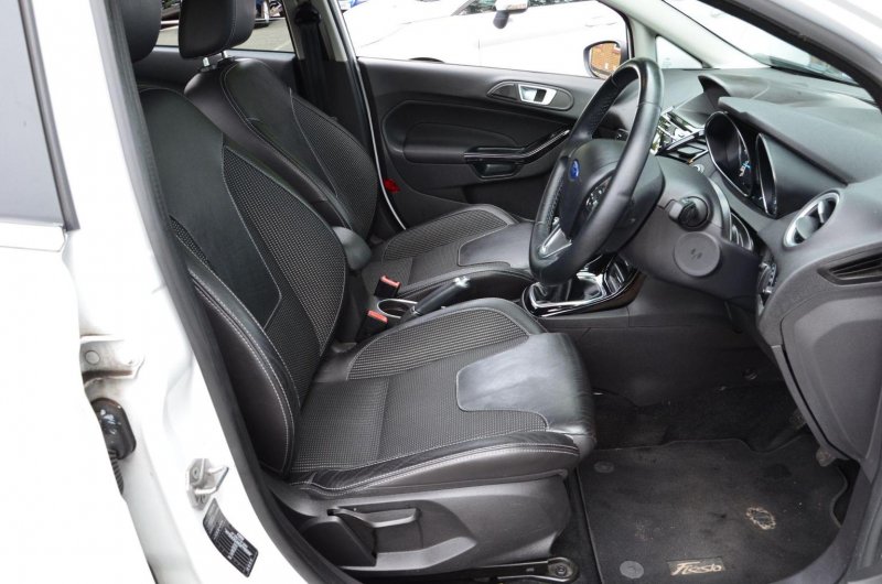 FORD FIESTA