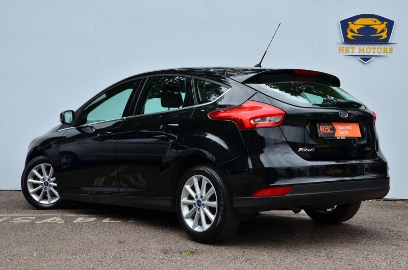 FORD FOCUS