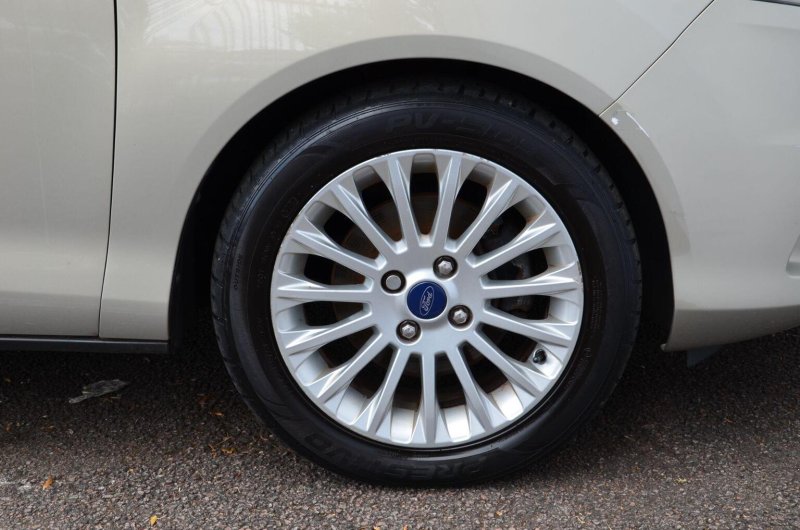 FORD B-MAX
